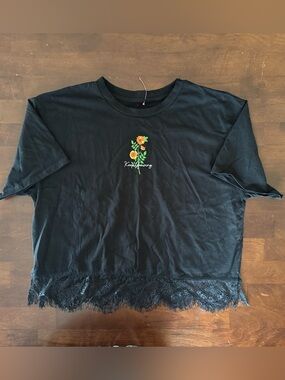 Organic Generation XL Black Floral Lace Trim Graphic Tee Cottagecore